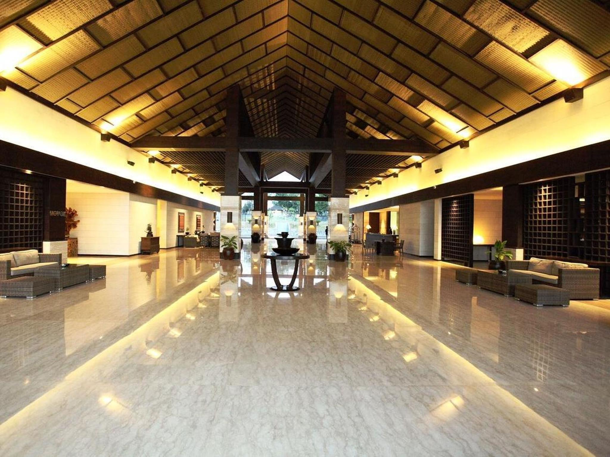 Grand Luley Manado Hotell Exteriör bild
